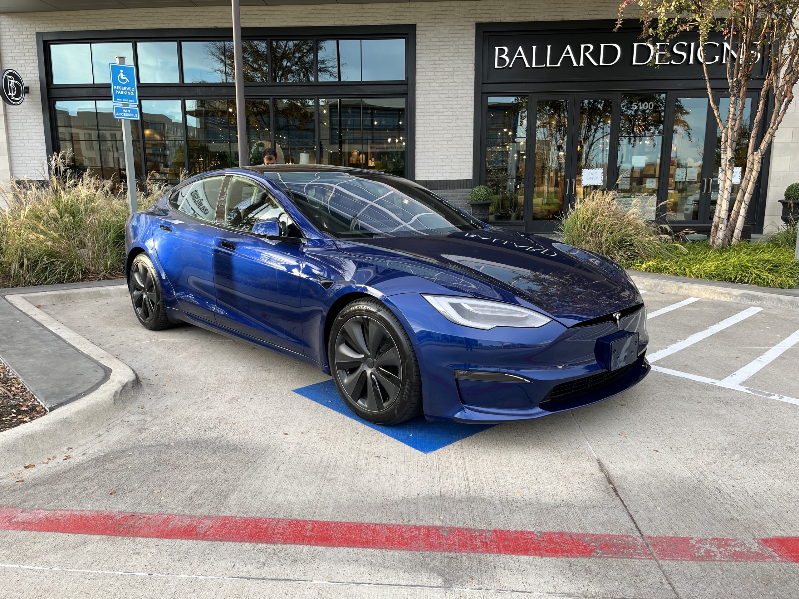 Electric Revolution 2022 Tesla Model 3 Performance In Deep Blue Metallic - mjm61yv