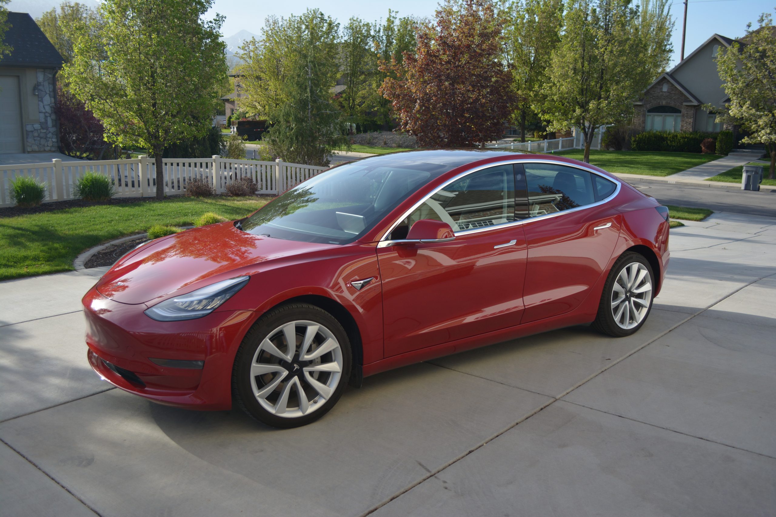 2019 / Model 3 / Long Range AWD / Red V0WYD Sell Your Tesla Only