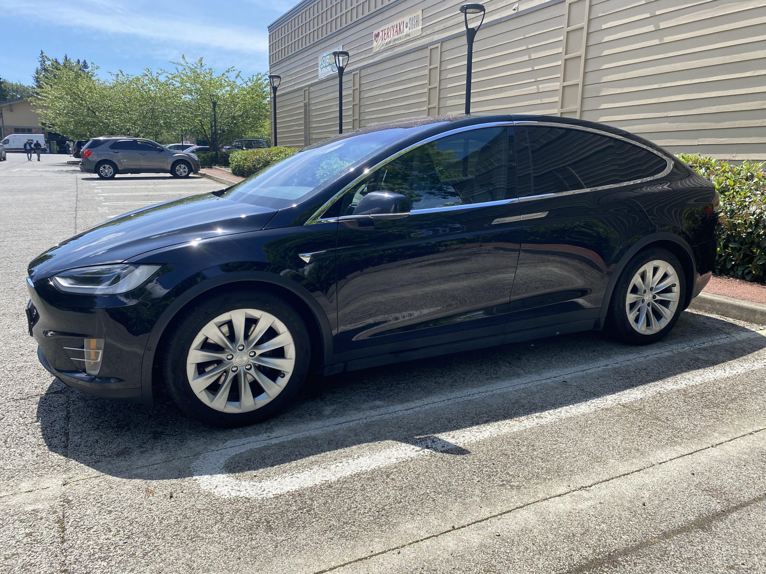 2016 / Model X / 90D / Black KQUZQ Sell Your Tesla Only Used Tesla