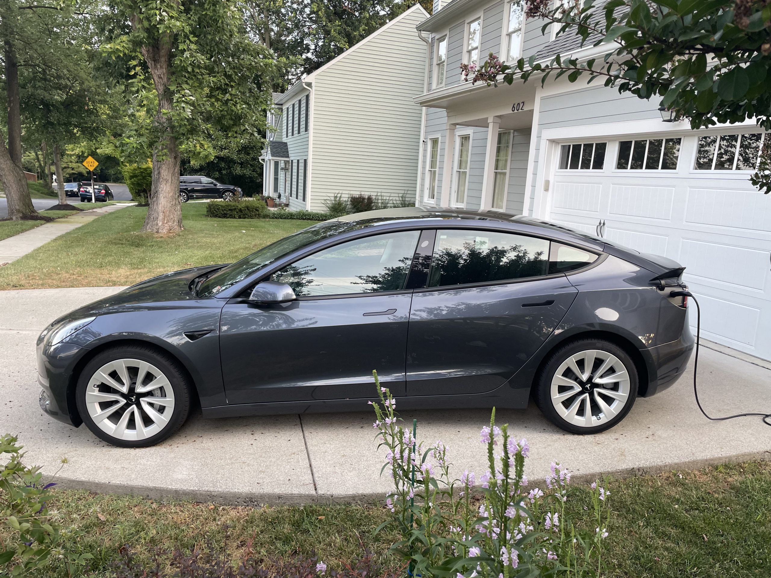 Tesla Model 3 Midnight Silver Metallic 2021 / Model 3 / Long Range AWD / Midnight Silver Metallic - 4K8YR
