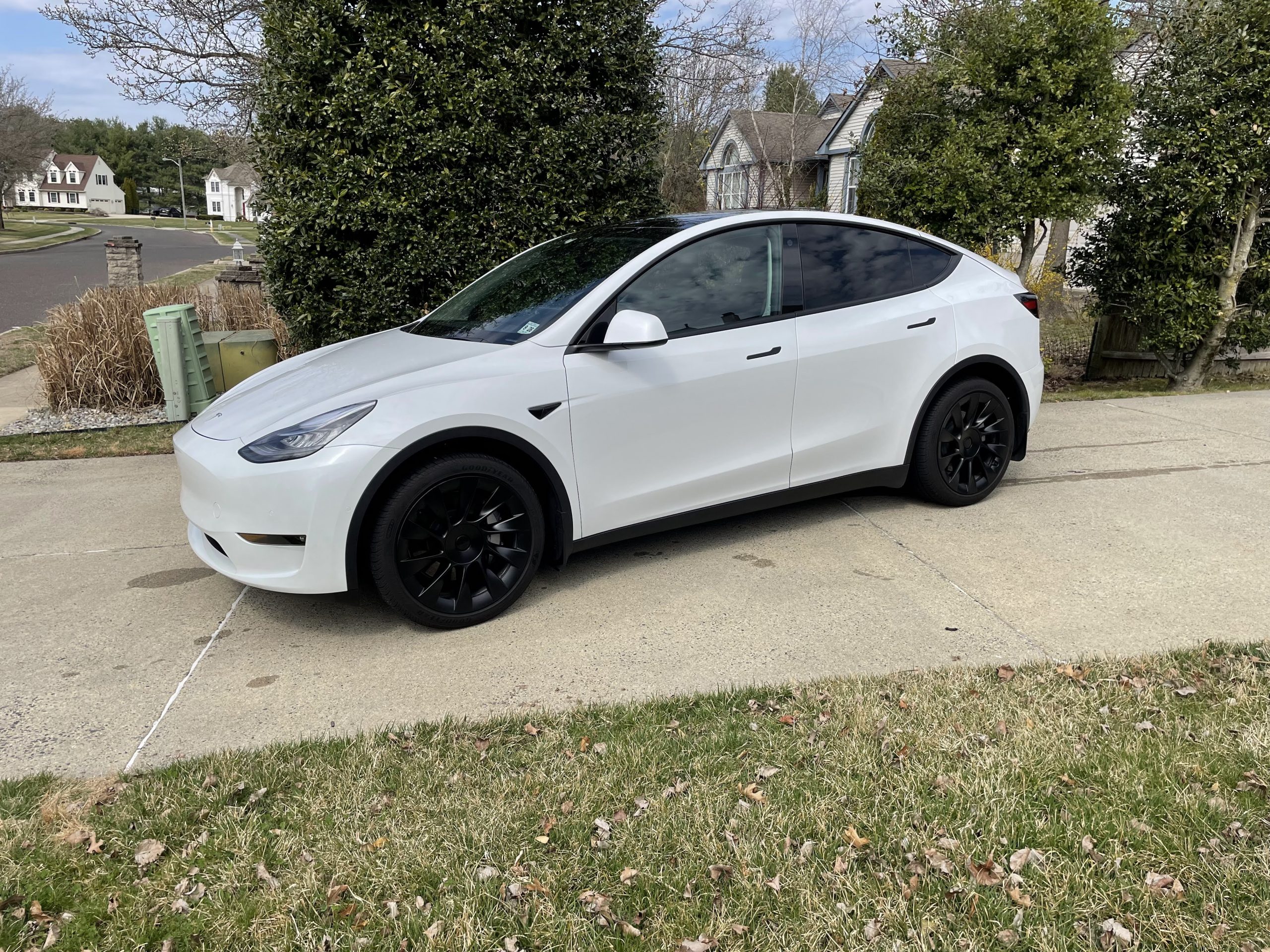 2021 / Model Y / Long Range AWD / Pearl White Multi Coat SUT8A Sell